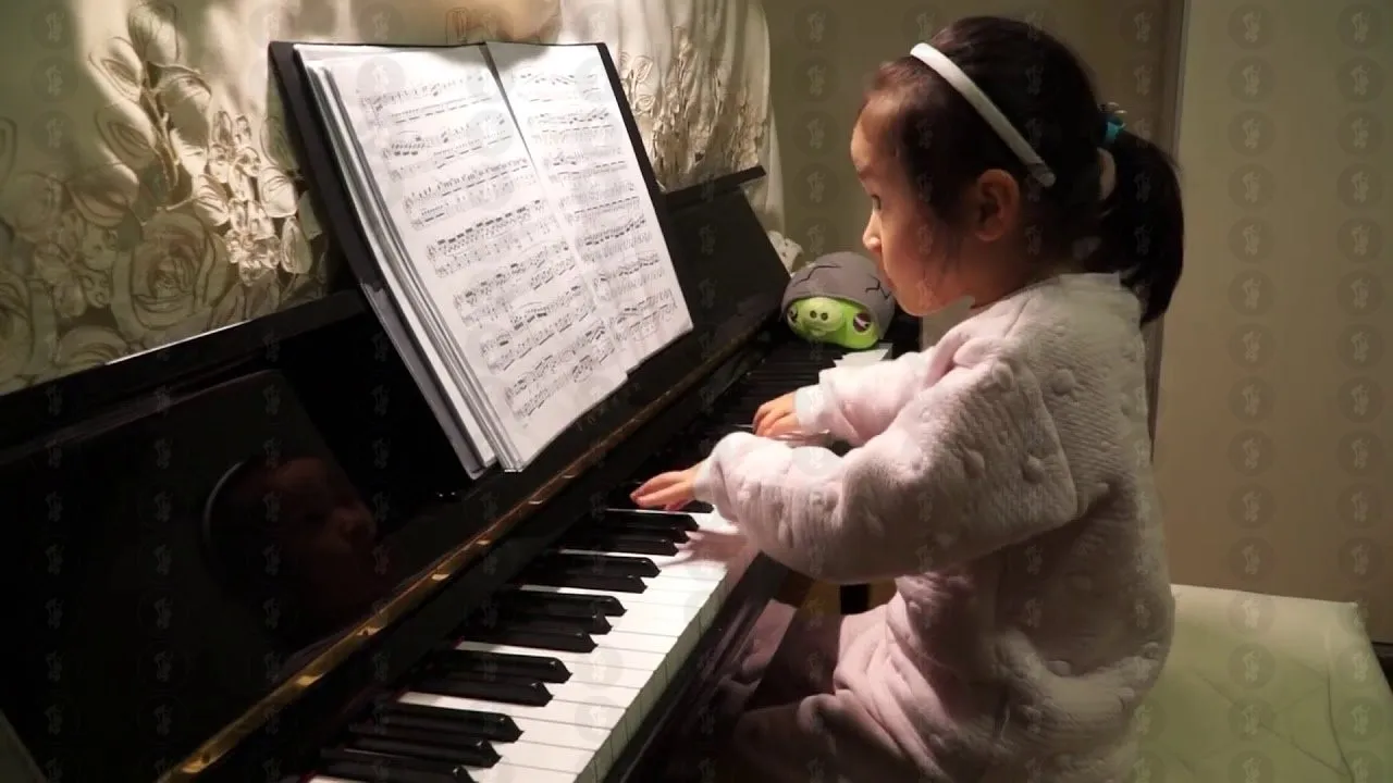 4 yr old piano prodigy