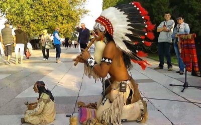 Legendary Native American Performer Plays An Inspiring Version Of “The Last Of The Mohicans” Theme Song