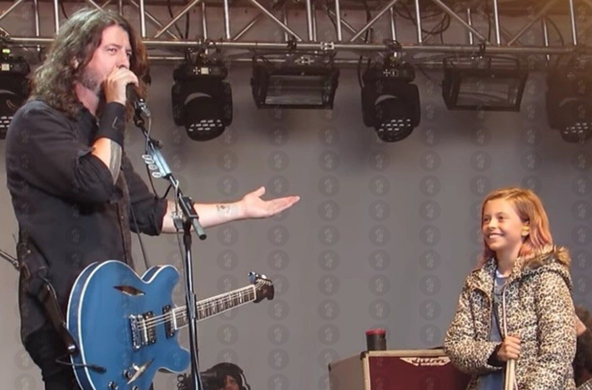Harper Grohl Plays Drums With Her Dad In Front Of 20,000 People - The