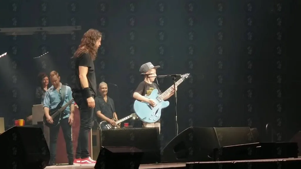 10 Year Old Boy Joins Foo Fighters Onstage To Jam Metallica’s “Enter Sandman”