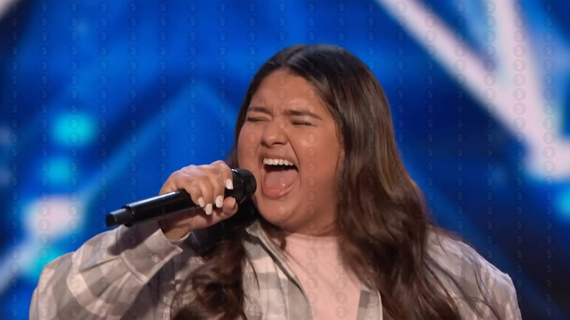 Kristen Cruz 19-Year-Old Kristen Cruz’s smoky voice amazes America’s Got Talent