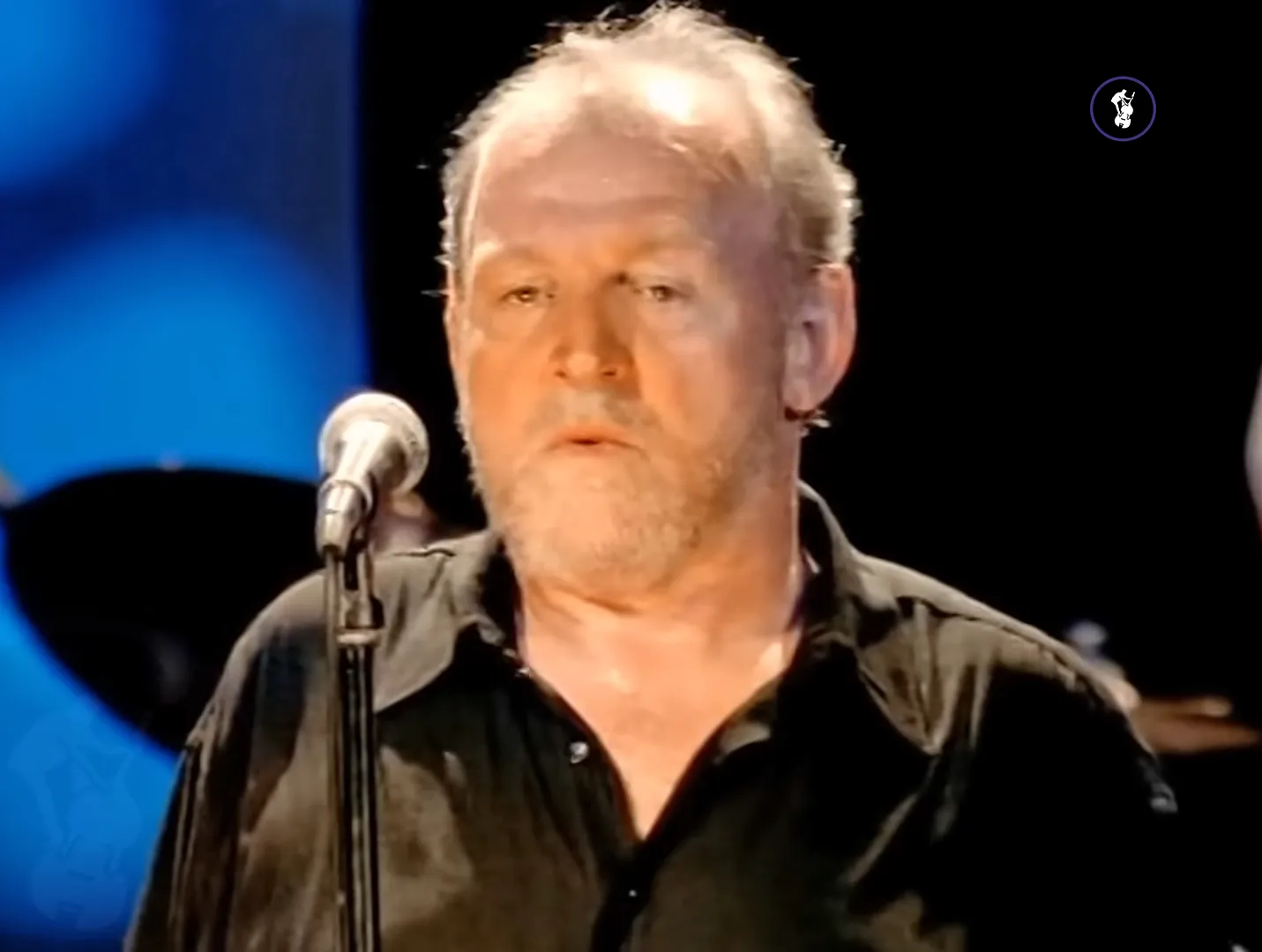 joe-cocker-delivers-blistering-performance-of-this-fan-favourite-at